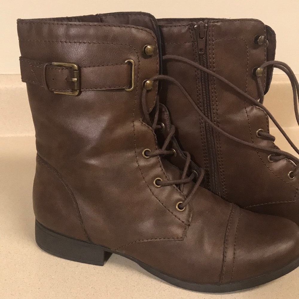 Ladies boots